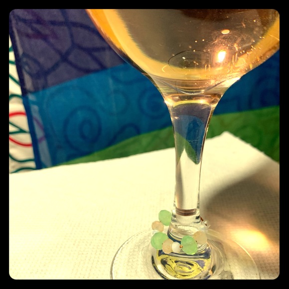 Wine charms - Picture 1 of 3